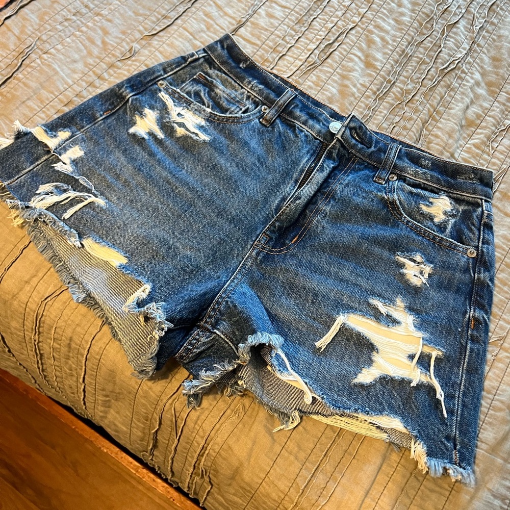 American Eagle jean shorts size 6